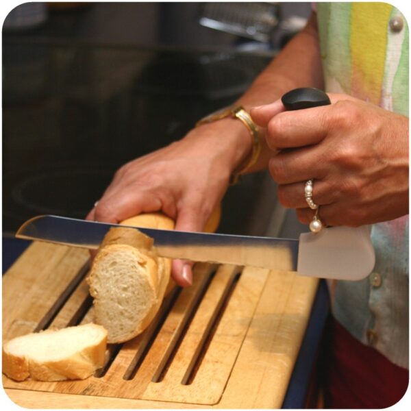 Cuchillo pan con mango ergonómico