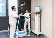 «Preservar el mayor tiempo posible la independencia y la privacidad de personas con enfermedades neuromusculares es una aportación clave de la neurorrehabilitación robótica», explica Sara García Delgado