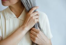 La falta de ciertos nutrientes, posible responsable silenciosa de la caída capilar femenina a partir de los 50