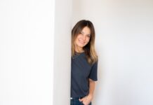 Un spray que cambia las reglas del juego: llega la bruma que reduce brotes y afina la piel en tiempo récord