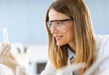 Formación Universitaria prepara para el Título Oficial de Técnico Superior en Laboratorio Clínico y Biomédico