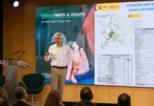 Investigadores, autoridades y profesionales analizan el avance de la influenza aviar en España