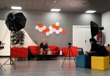 Decibelios, el primer podcast de audición en España que pone voz a historias reales